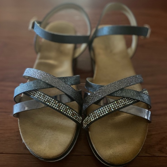 π Sparkly Strappy Sandles - Picture 1 of 6